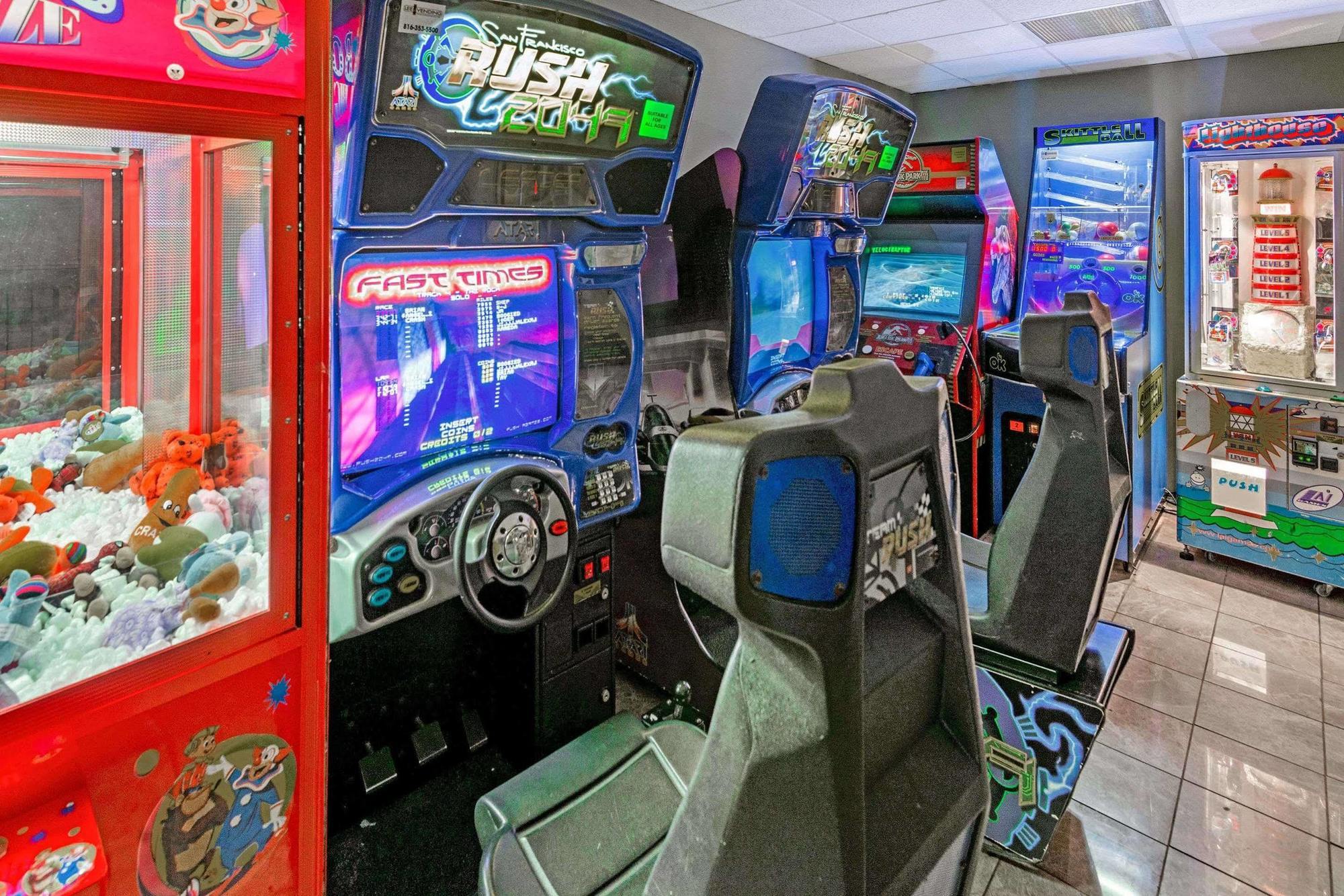 Ramada Overland Park Mission エクステリア 写真